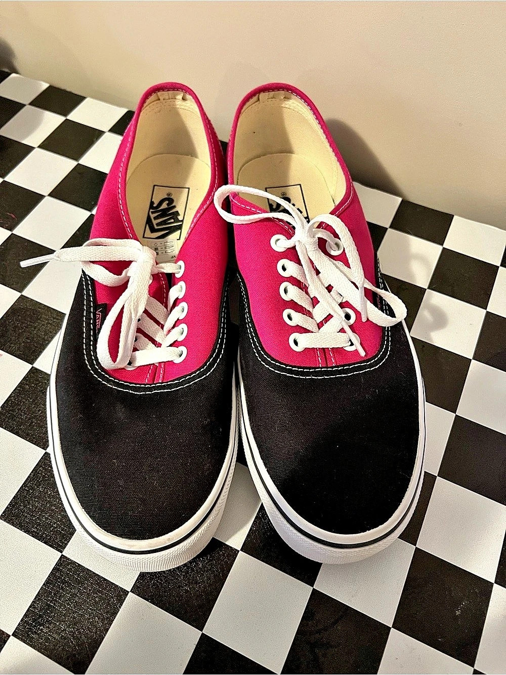 Vans Chima Pro 2 Sneakers Black & Pink US 9.5 Men’s & US 11 Women’s